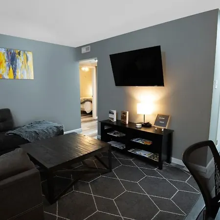 604 1 Two Bedroom One Bath With King Near Main Street